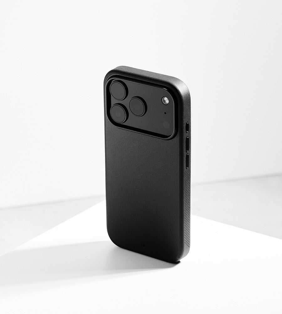 Synthesis - iPhone 17 Pro Max
